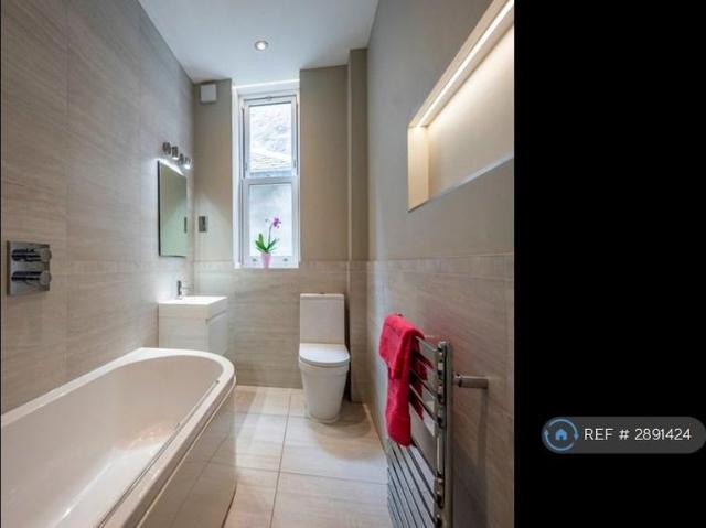 5 bedroom semi detached house to rent