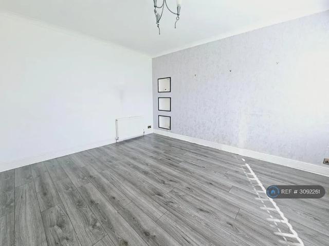 5 bedroom semi detached house to rent