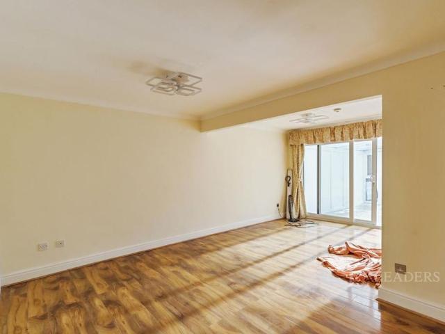 5 bedroom semi detached house to rent