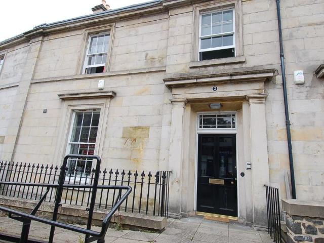5 bedroom semi detached house to rent