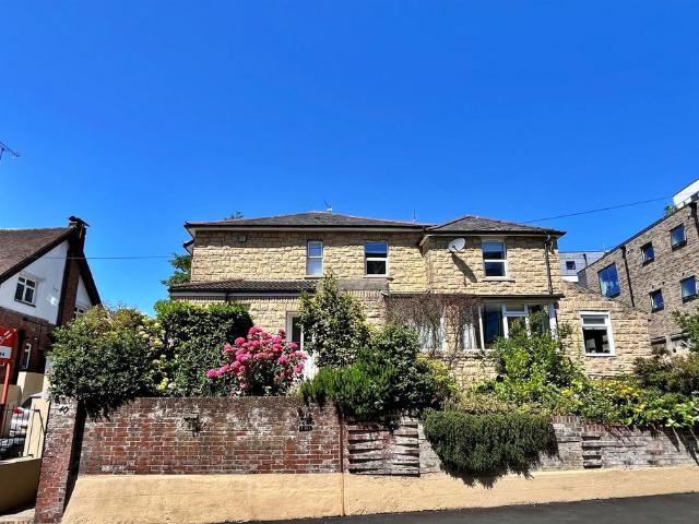 5 bedroom semi detached house to rent