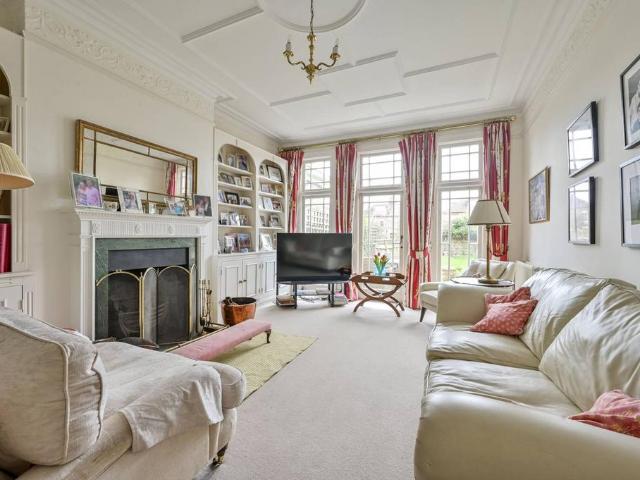 5 bedroom semi detached house to rent