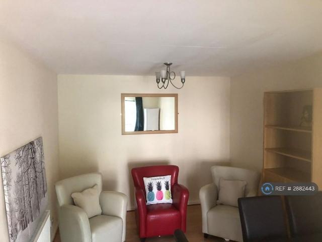 5 bedroom semi detached house to rent