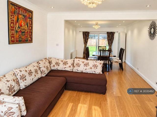 5 bedroom semi detached house to rent