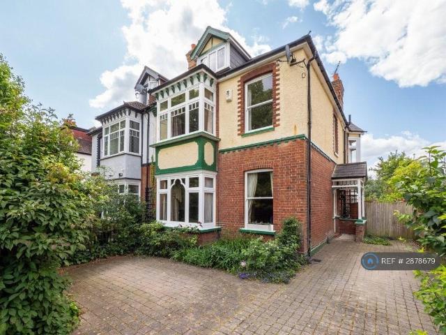 5 bedroom semi detached house to rent