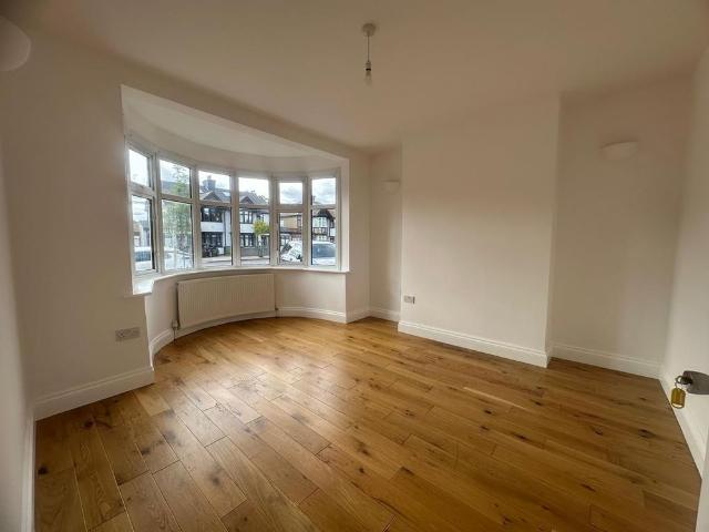5 bedroom semi detached house to rent