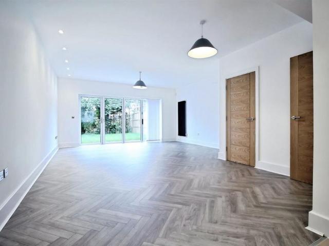 5 bedroom semi detached house to rent