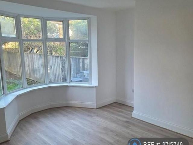 5 bedroom semi detached house to rent