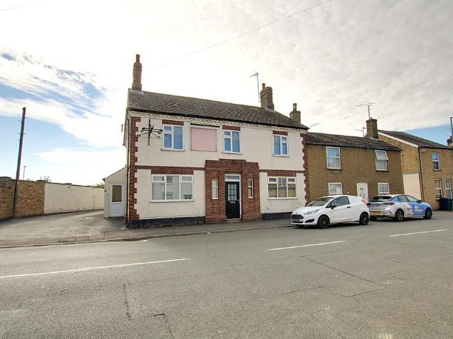 5 bedroom semi detached house to rent