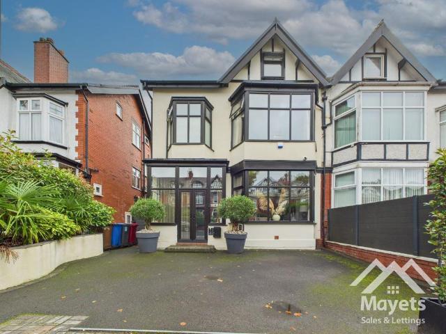 5 bedroom semi detached house to rent