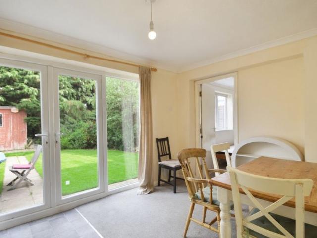5 bedroom Semi detached house to rent