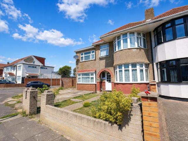 5 bedroom semi detached house to rent