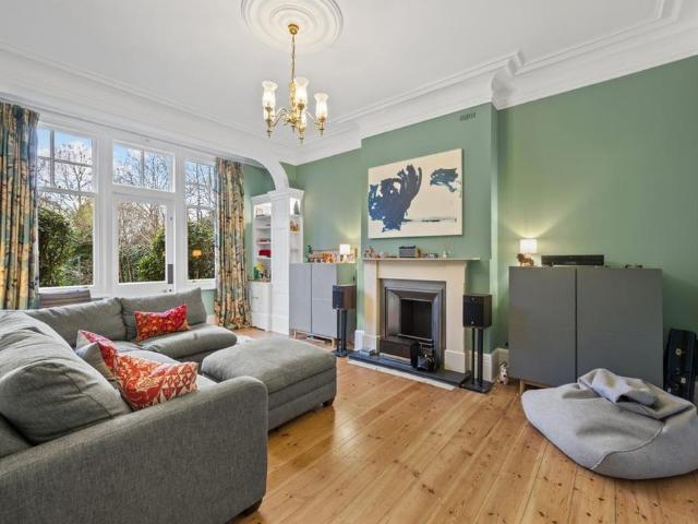 5 bedroom semi detached house to rent