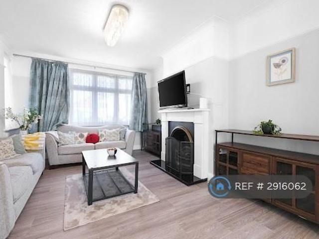 5 bedroom semi detached house to rent