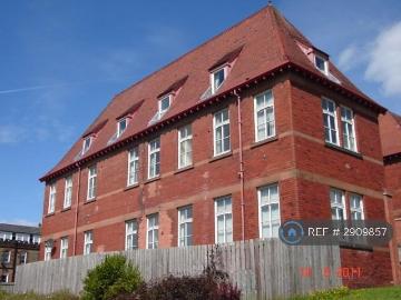 5 bedroom semi detached house to rent