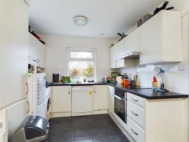5 bedroom semi detached house to rent