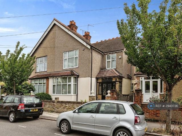 5 bedroom semi detached house to rent