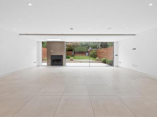 5 bedroom semi detached house to rent