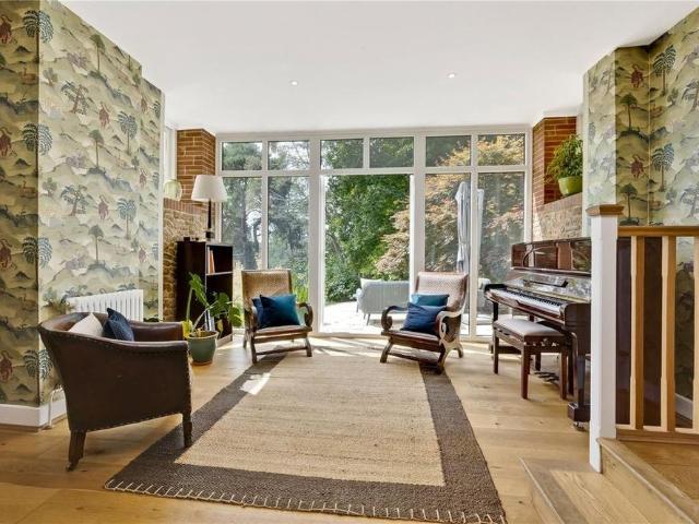 5 bedroom semi detached house to rent