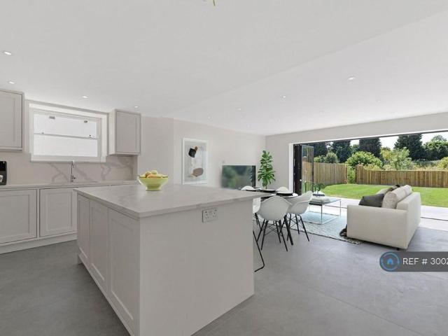 5 bedroom semi detached house to rent