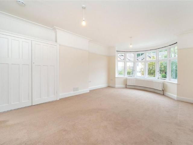 5 bedroom semi detached house to rent