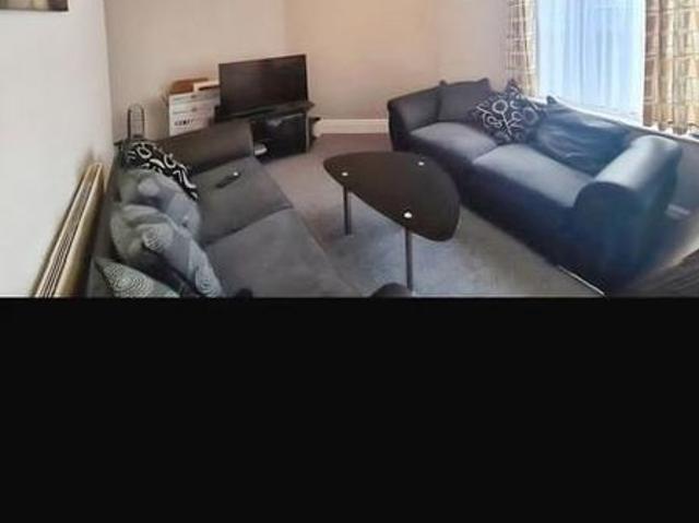 5 bedroom semi detached house to rent