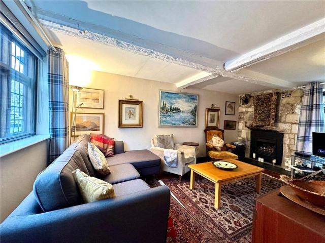5 bedroom semi detached house to rent