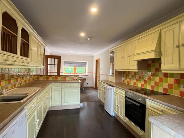 5 bedroom semi detached house to rent