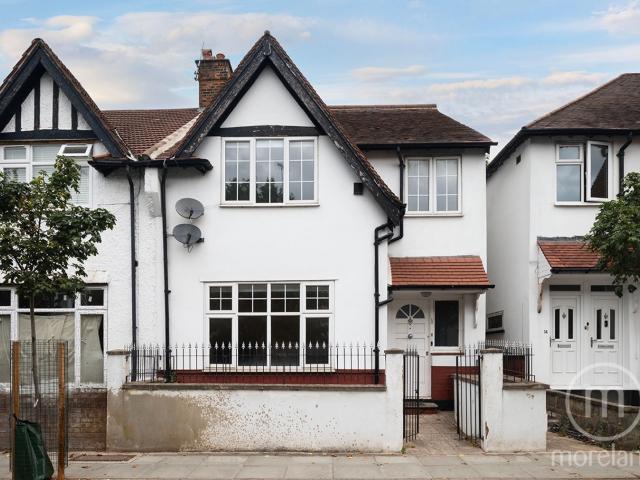 5 bedroom Semi detached house to rent