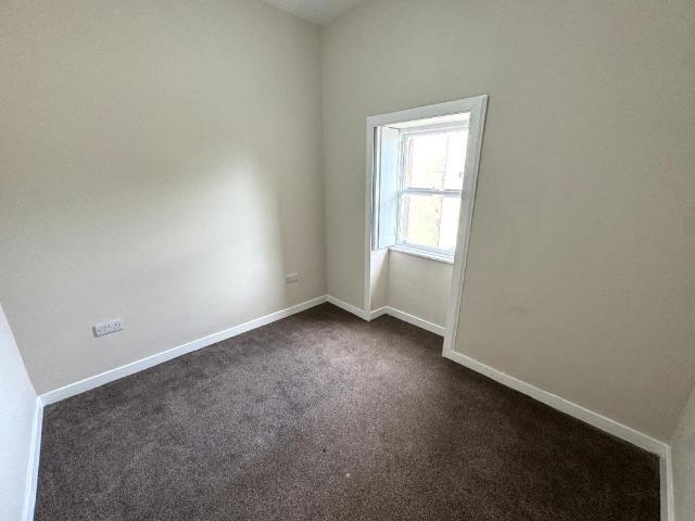 5 bedroom semi detached house to rent