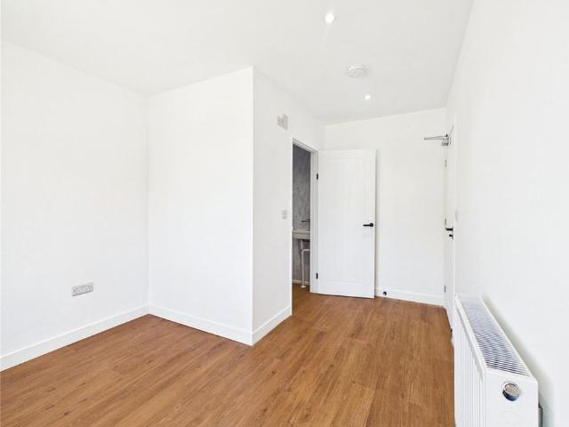 5 bedroom semi detached house to rent