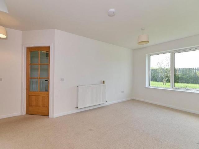 5 bedroom semi detached house to rent