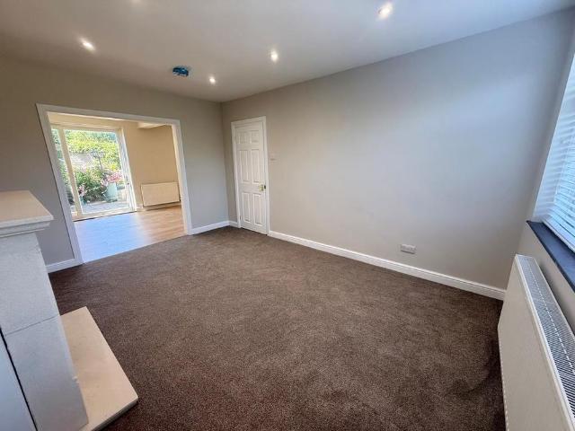 5 bedroom semi detached house to rent