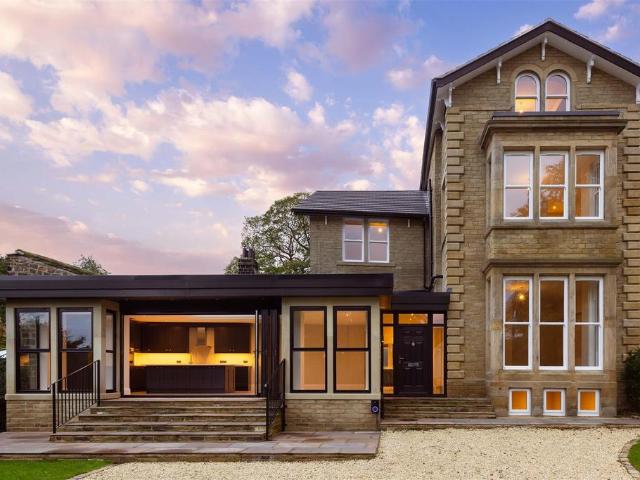 5 bedroom semi detached house to rent