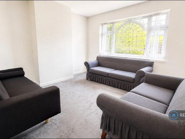5 bedroom semi detached house to rent