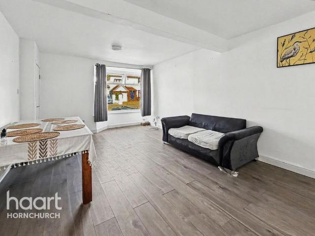 5 bedroom semi detached house to rent