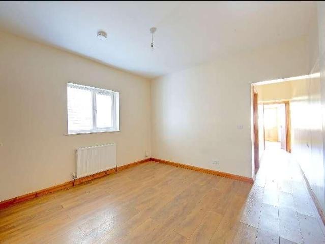 5 bedroom semi detached house to rent