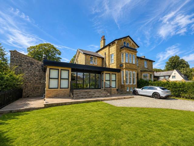 5 bedroom semi detached house to rent
