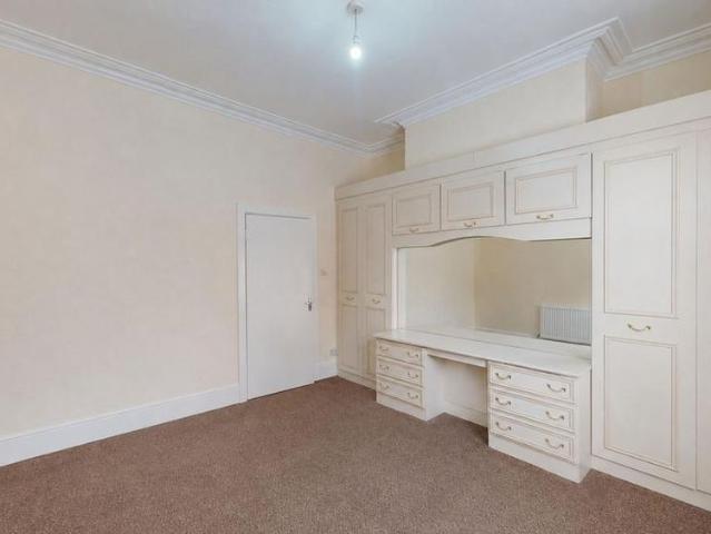 5 bedroom semi detached house to rent