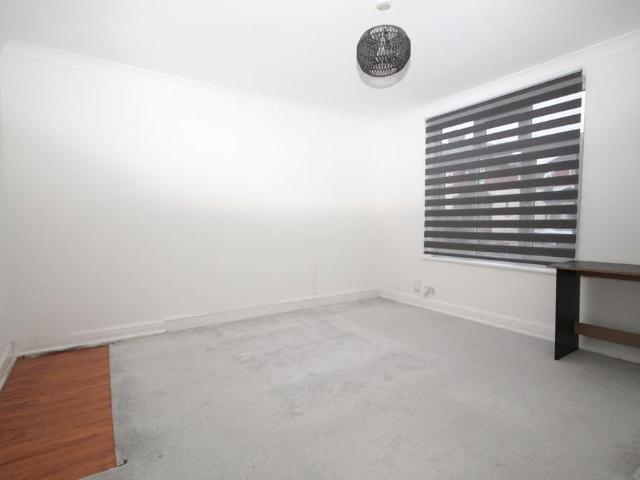 5 bedroom semi detached house to rent