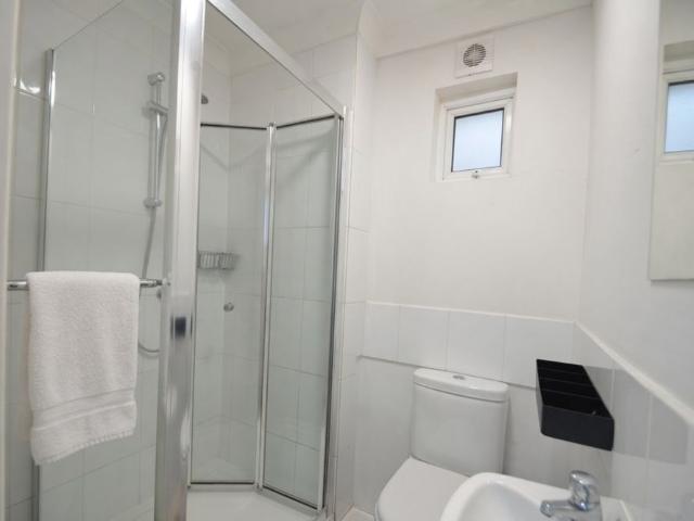 5 bedroom Semi detached house to rent