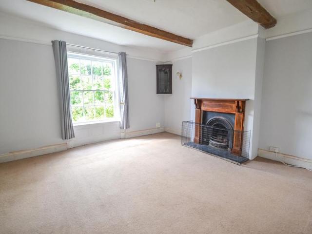 5 bedroom semi detached house to rent