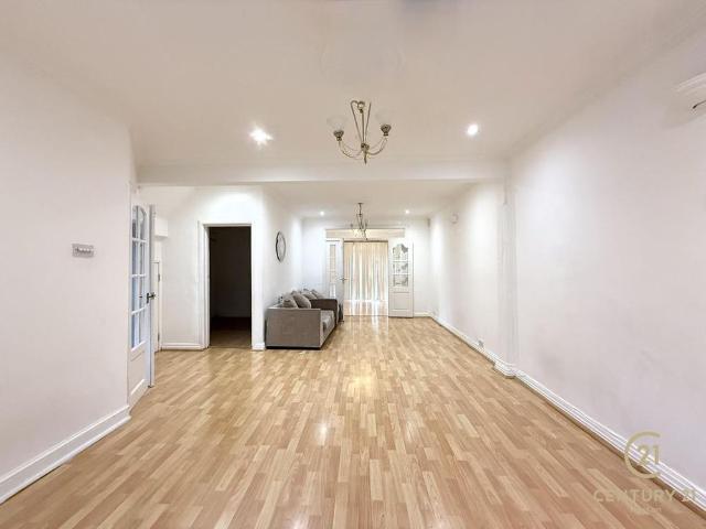 5 bedroom semi detached house to rent