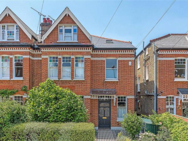 5 bedroom semi detached house to rent
