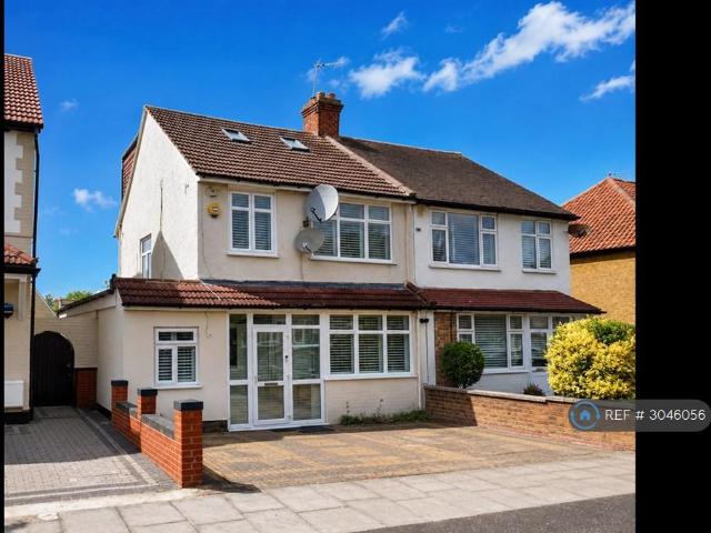 5 bedroom semi detached house to rent