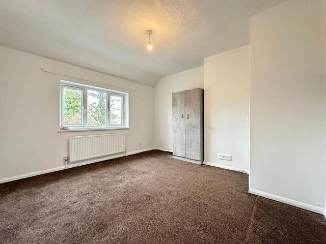 5 bedroom semi detached house to rent