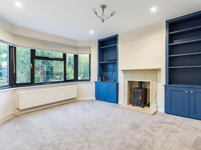 5 bedroom semi detached house to rent