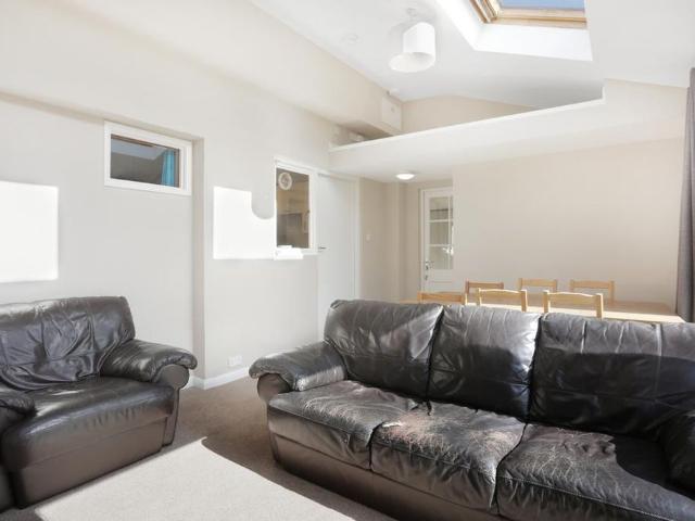 5 bedroom semi detached house to rent