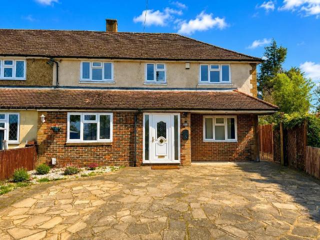 5 Bedroom Semi Detached House To Rent