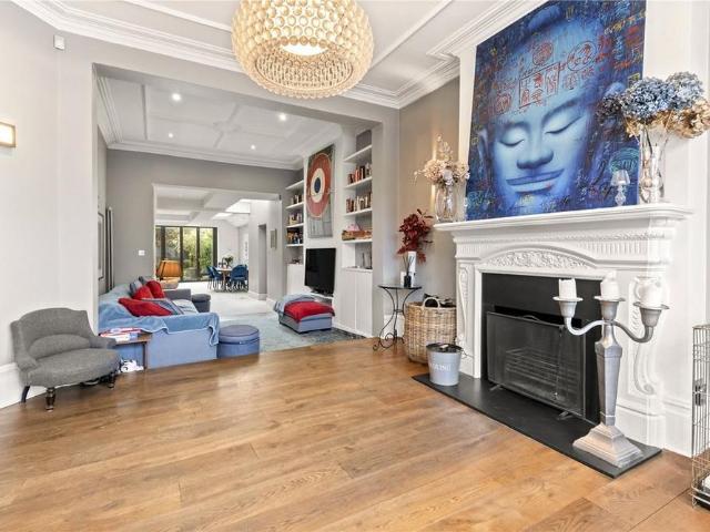5 bedroom semi detached house to rent